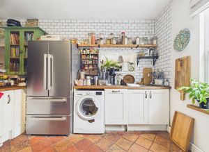 Kitchen- click for photo gallery